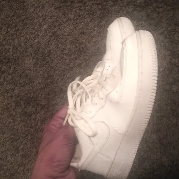 Kids air force ones size 1y - Picture 1 of 2